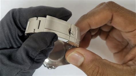 how to adjust rolex submariner band|rolex glidelock bracelet adjustment.